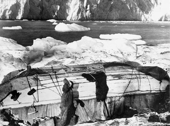 The James Caird sets off from Elephant Island